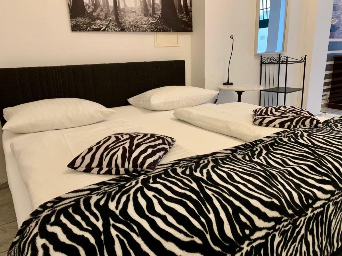 קלן Altstadthotel Hayk Am Rhein מראה חיצוני תמונה